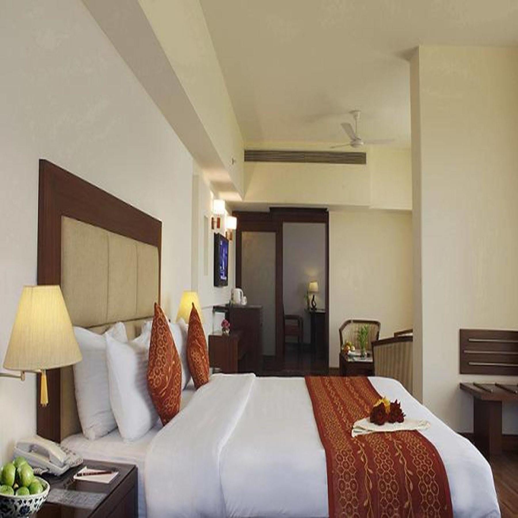 Legend Sarovar Portico Baddi Εξωτερικό φωτογραφία