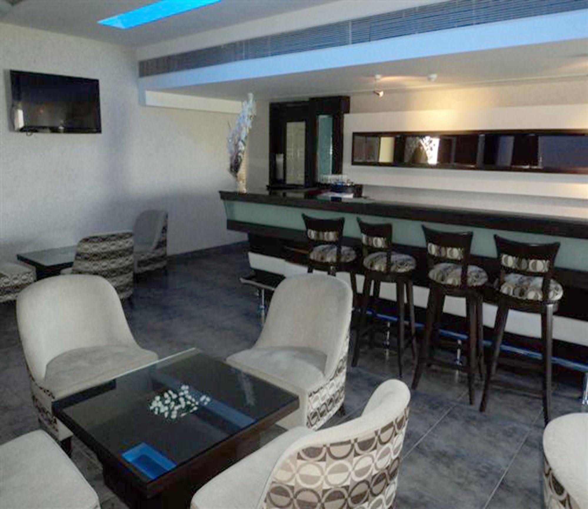 Legend Sarovar Portico Baddi Εξωτερικό φωτογραφία