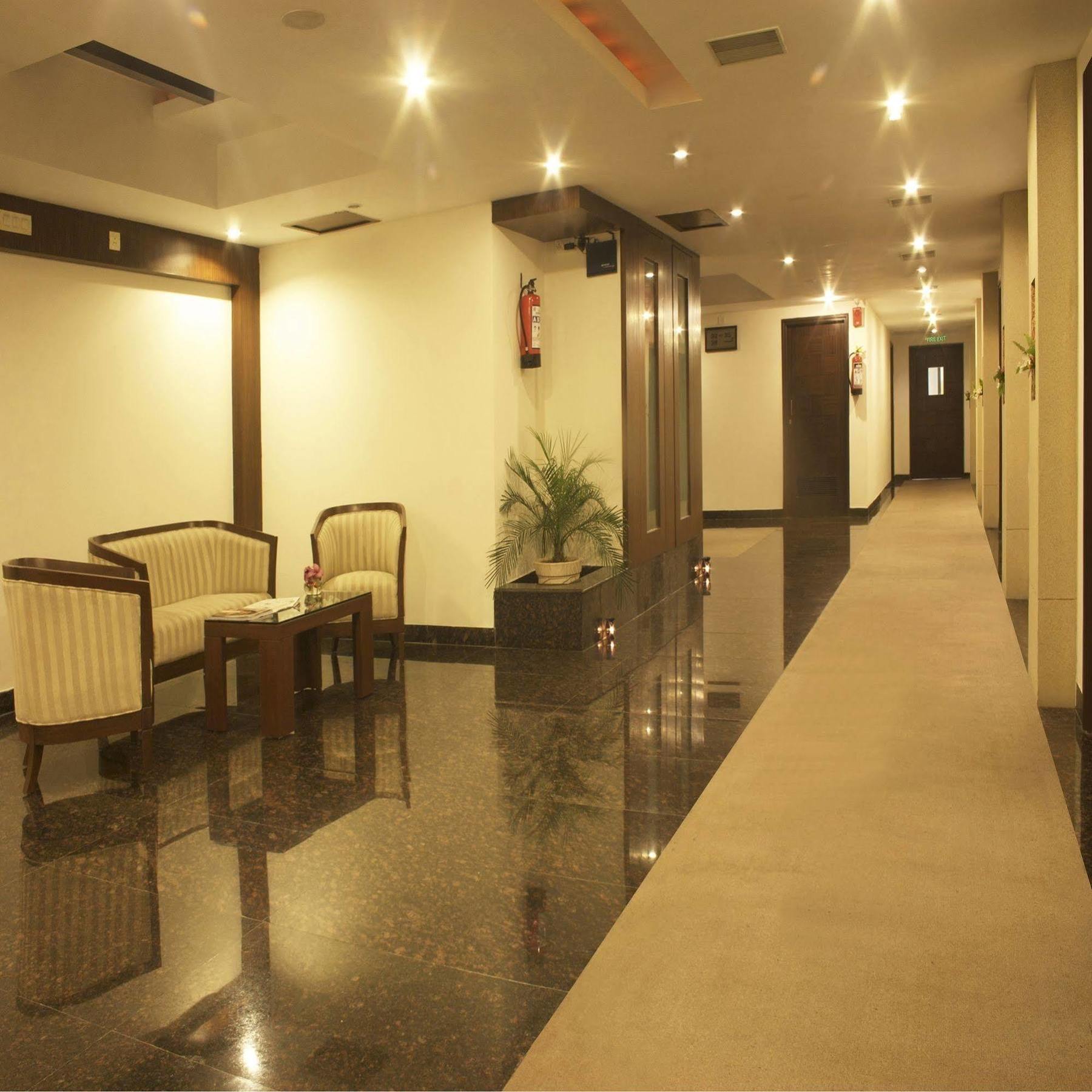 Legend Sarovar Portico Baddi Εξωτερικό φωτογραφία