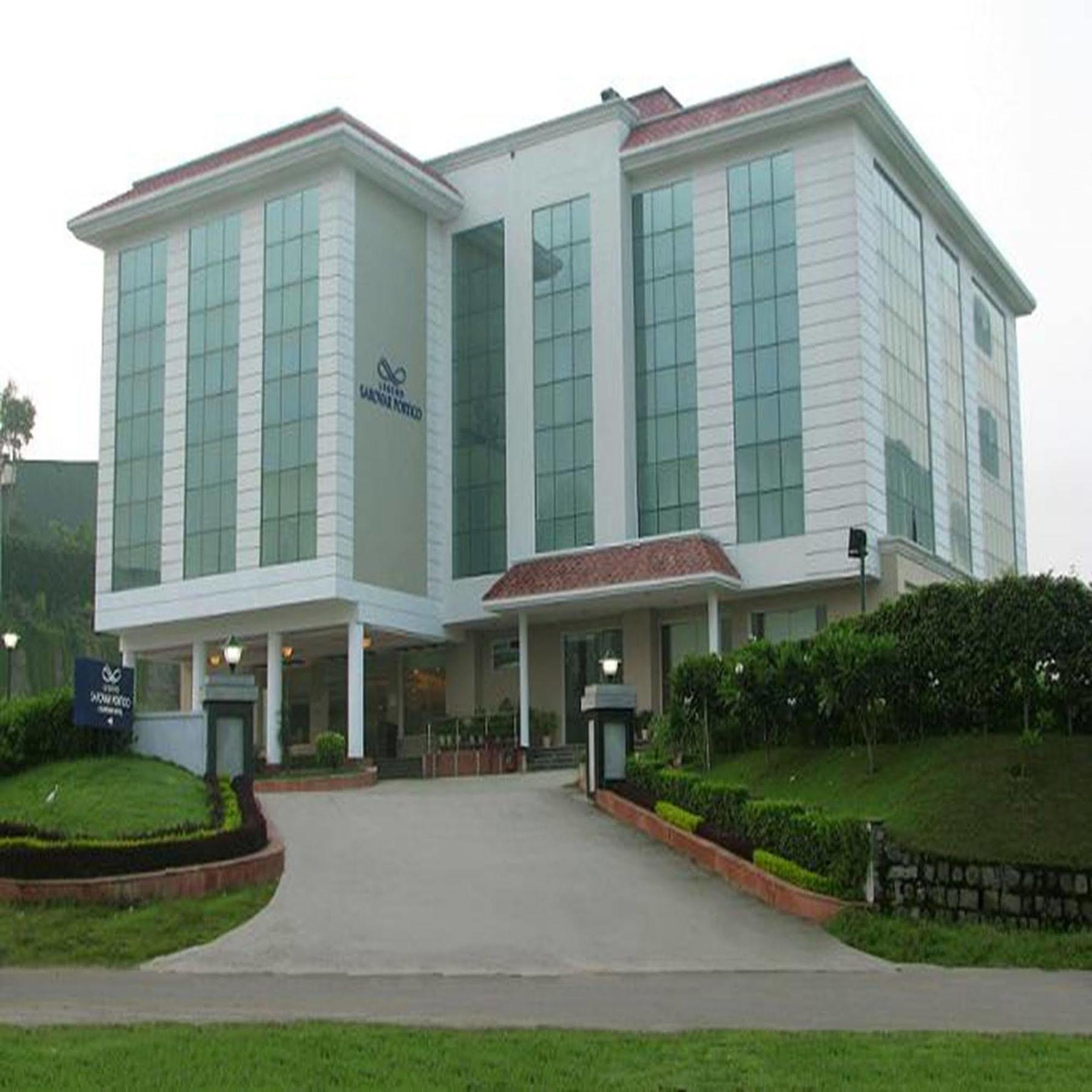 Legend Sarovar Portico Baddi Εξωτερικό φωτογραφία
